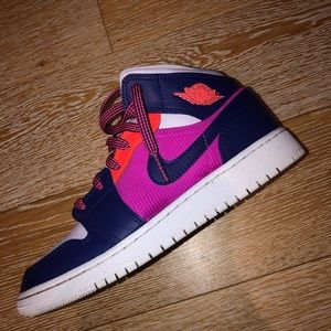 Air Jordan 1Mid